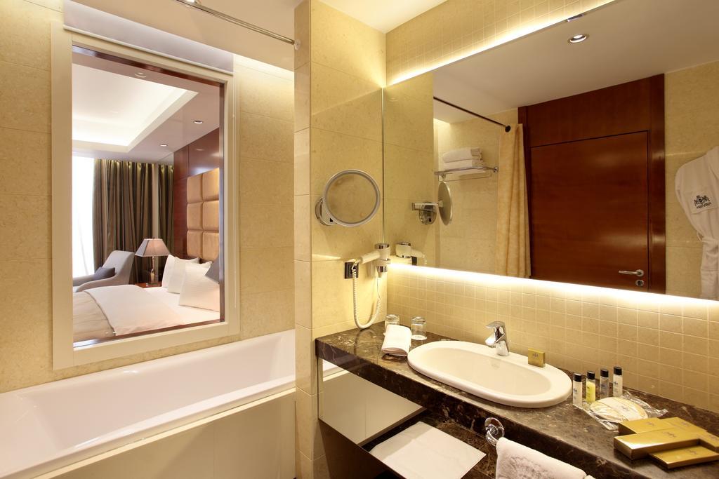 Royal Plaza Hotel And Casino Kapchagay Room photo
